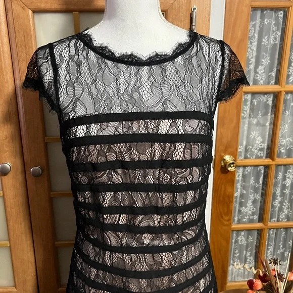 Adranna Papell Womens Black Lace Dress Size 12P Excellent condition. - Picture 8 of 15